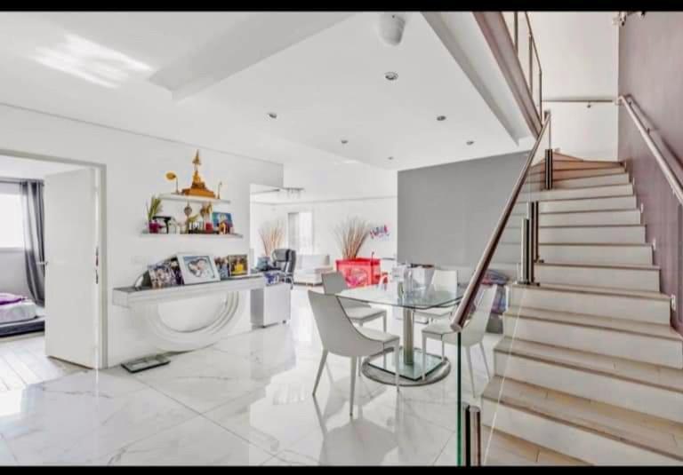 Luxury House View River Senie Parijs